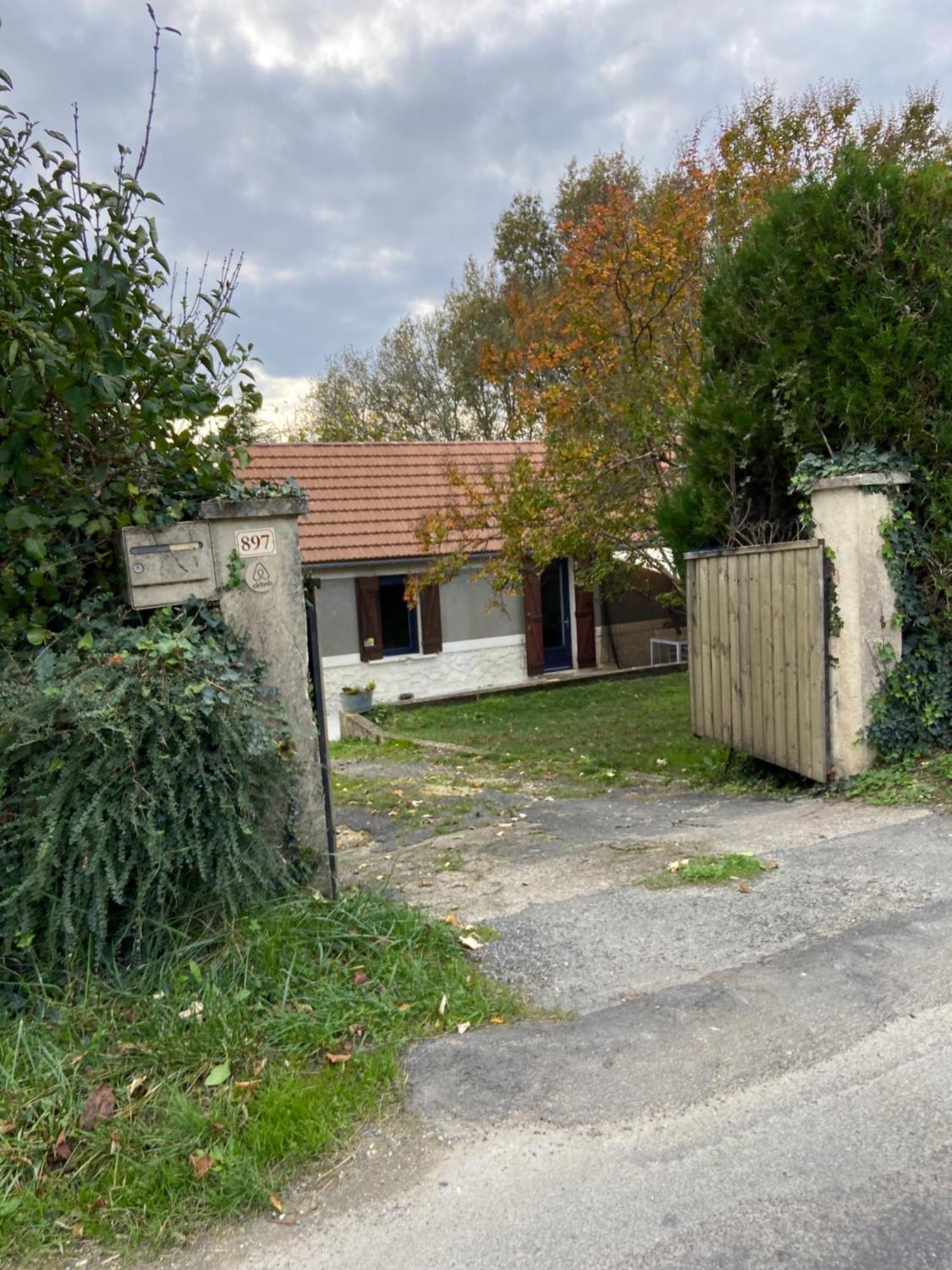 Au Lilas Rose Maison Entre Campagne Et Village Belvès Exteriör bild